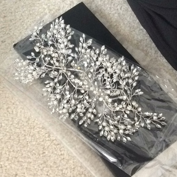 Roseeden Headpiece - Picture 2 of 3